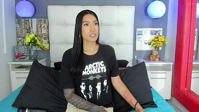 Taly Fox online show from December 15, 9:20 pm