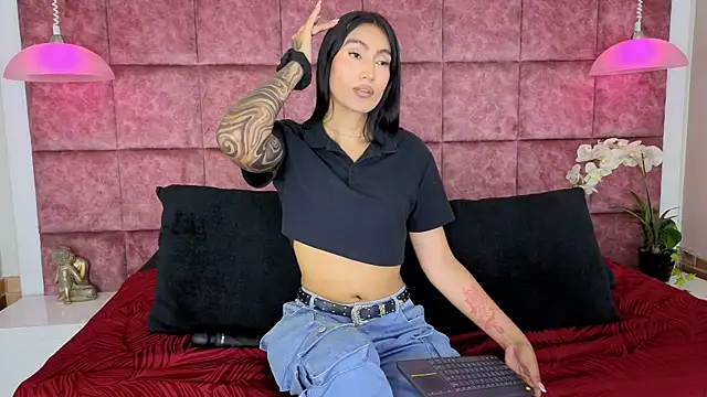 Taly Fox online show from April 7, 9:38 pm