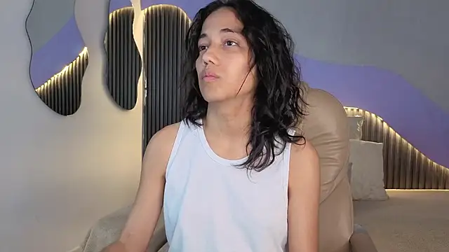 hot little bunny online show from March 19, 9:59 pm