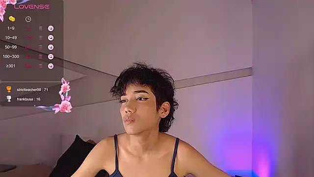 Snapshot of hot_little_bunny chatting on March 10, 12:39 am hot little bunny online show from March 10, 12:39 am