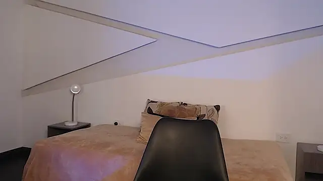 hot little bunny online show from January 8, 10:05 pm