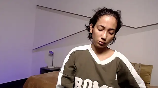 Snapshot of hot_little_bunny chatting on September 10, 9:36 pm hot little bunny online show from September 10, 9:36 pm