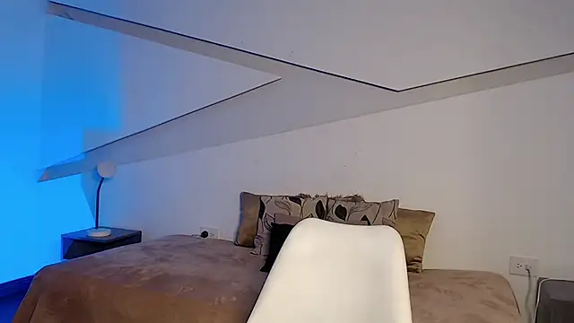 Snapshot of hot_little_bunny chatting on November 7, 9:52 pm hot little bunny online show from November 7, 9:52 pm