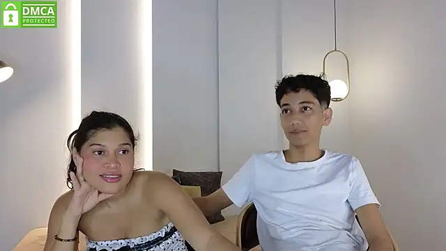 Snapshot of hot_little_bunny chatting on May 30, 9:42 pm hot little bunny online show from May 30, 9:42 pm