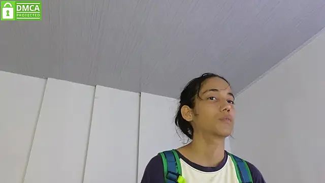 Snapshot of hot_little_bunny chatting on May 20, 9:23 pm hot little bunny online show from May 20, 9:23 pm