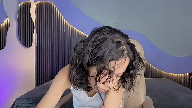 hot little bunny online show from March 25, 9:35 pm