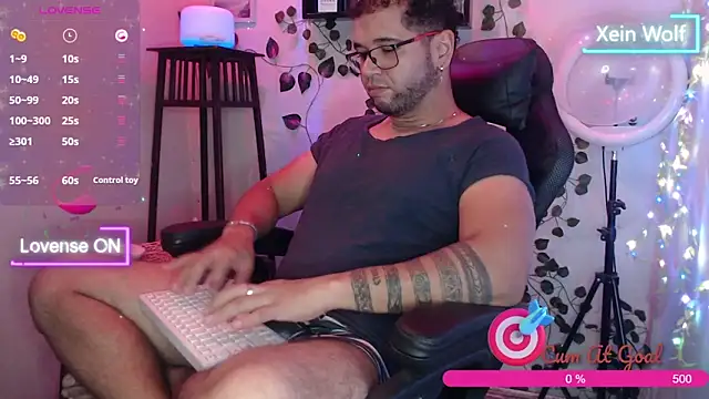 Snapshot of Xein_WoIf chatting on September 25, 2:17 am Xein WoIf online show from September 25, 2:17 am
