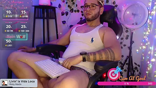 Snapshot of Xein_WoIf chatting on October 29, 2:32 am Xein WoIf online show from October 29, 2:32 am