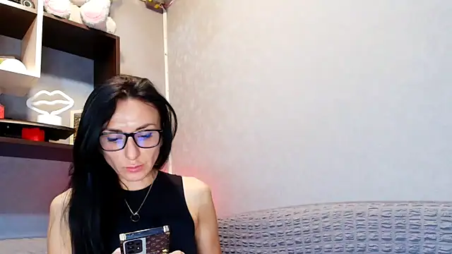 Snapshot of Siaconna chatting on September 9, 6:01 am Siaconna online show from September 9, 6:01 am