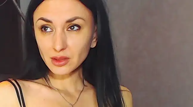 Snapshot of Siaconna chatting on February 16, 6:32 am Siaconna online show from February 16, 6:32 am