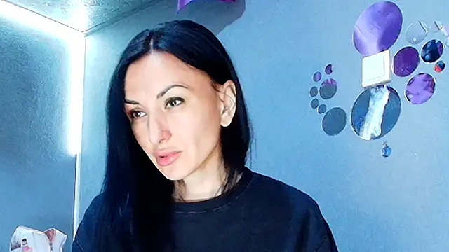 Snapshot of Siaconna chatting on June 13, 7:28 am Siaconna online show from June 13, 7:28 am