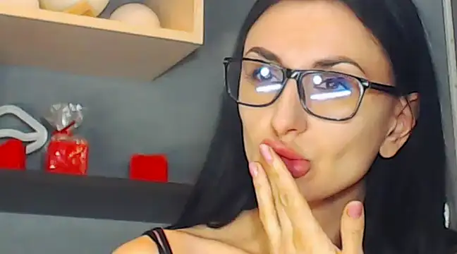 Snapshot of Siaconna chatting on February 17, 9:03 am Siaconna online show from February 17, 9:03 am