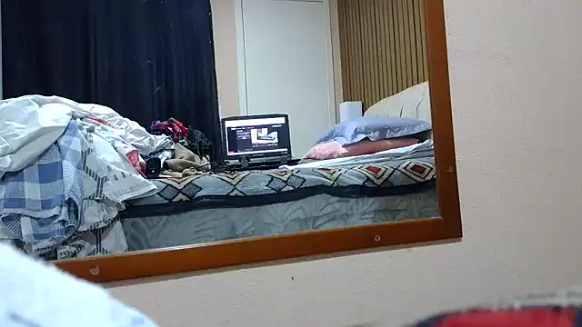 Snapshot of Kellynha_Sweet chatting on October 31, 11:22 pm Kellynha Sweet online show from October 31, 11:22 pm