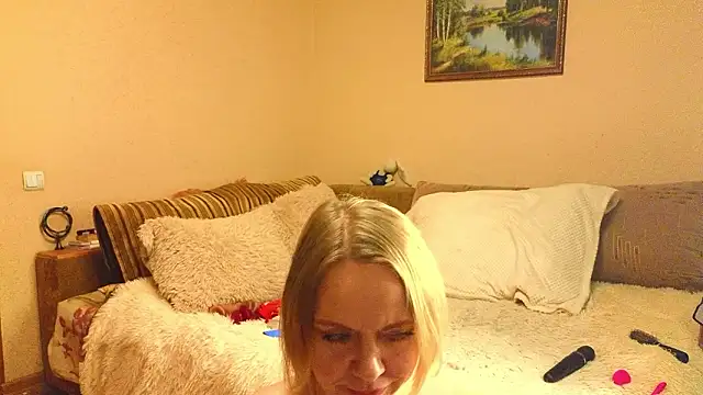 YourQueenX online show from March 30, 4:58 am