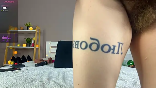 Snapshot of tanya_goddesss chatting on October 13, 12:29 pm tanya goddesss online show from October 13, 12:29 pm