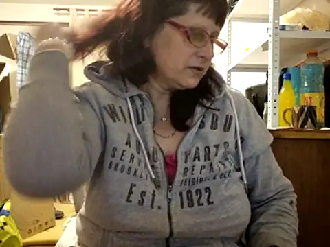 Snapshot of Samantha_Squirt@xh chatting on December 15, 2:28 am Samantha Squirtxh online show from December 15, 2:28 am