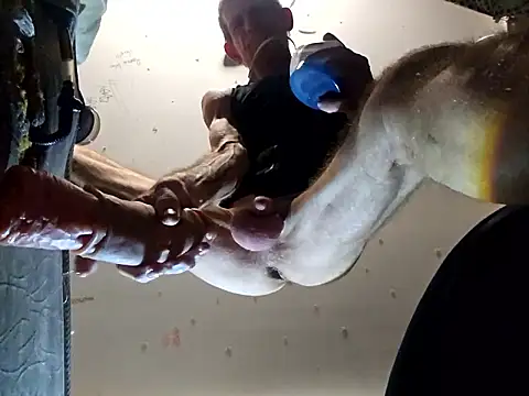 Snapshot of Daza67 chatting on February 27, 8:36 am Daza67 online show from February 27, 8:36 am