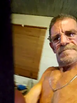 Snapshot of Daza67 chatting on December 20, 9:23 am Daza67 online show from December 20, 9:23 am