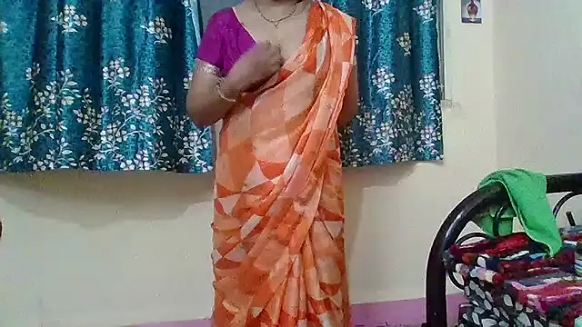 Snapshot of NautyBabe chatting on November 4, 6:01 pm NautyBabe online show from November 4, 6:01 pm