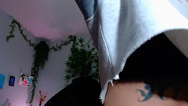 Snapshot of VickyJackson_ chatting on October 21, 7:35 pm VickyJackson online show from October 21, 7:35 pm