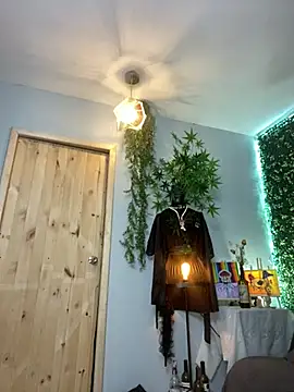 VickyJackson  online show from February 16, 8:18 pm