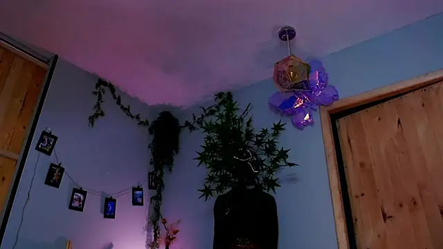 Snapshot of VickyJackson_ chatting on December 5, 6:28 pm VickyJackson online show from December 5, 6:28 pm