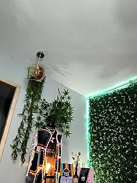 VickyJackson  online show from March 12, 5:50 pm