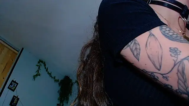 Snapshot of VickyJackson_ chatting on October 23, 6:17 pm VickyJackson online show from October 23, 6:17 pm