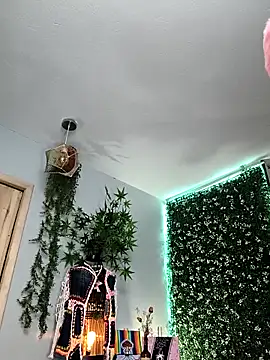 VickyJackson  online show from March 10, 6:45 pm