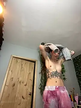 VickyJackson  online show from March 19, 6:08 pm