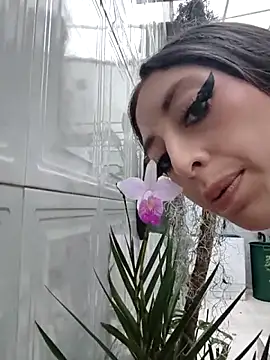 VickyJackson  online show from April 15, 10:32 pm