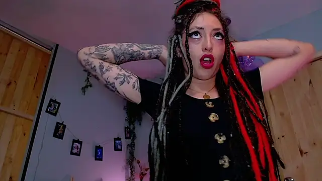 Snapshot of VickyJackson_ chatting on December 4, 5:56 pm VickyJackson online show from December 4, 5:56 pm