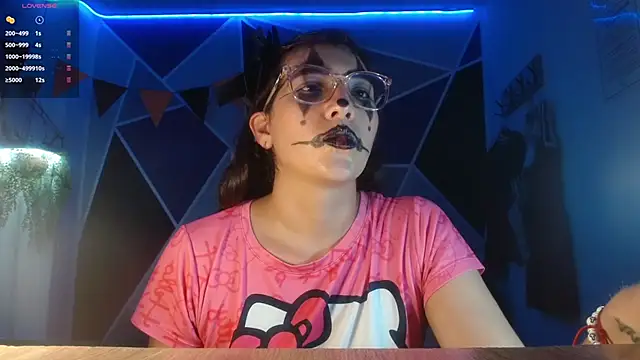 DaMikaela  online show from October 29, 7:13 pm