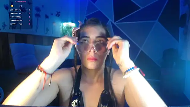 DaMikaela  online show from November 8, 6:55 pm