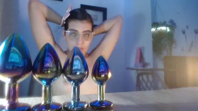 DaMikaela  online show from February 5, 6:59 pm