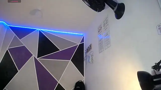 DaMikaela  online show from December 21, 1:57 pm