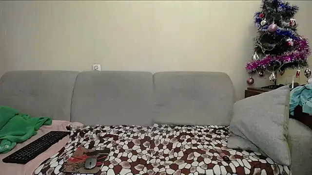 Snapshot of NikolRedMilf chatting on December 15, 12:33 pm NikolRedMilf online show from December 15, 12:33 pm