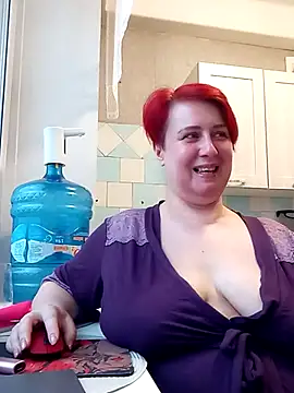 Snapshot of NikolRedMilf chatting on January 27, 7:24 am NikolRedMilf online show from January 27, 7:24 am