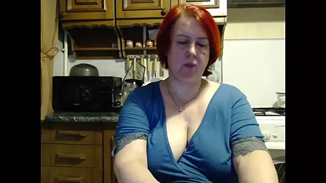 Snapshot of NikolRedMilf chatting on December 3, 10:31 pm NikolRedMilf online show from December 3, 10:31 pm