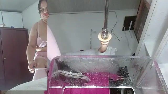 Snapshot of sammyEvans__ chatting on October 18, 2:24 am sammyEvans online show from October 18, 2:24 am