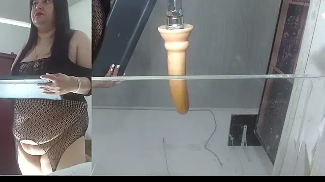 Snapshot of sammyEvans__ chatting on October 29, 1:10 pm sammyEvans online show from October 29, 1:10 pm