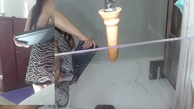 Snapshot of sammyEvans__ chatting on October 16, 4:04 pm sammyEvans online show from October 16, 4:04 pm