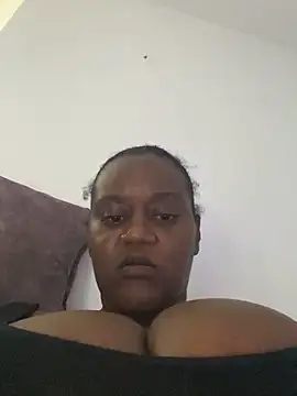 LiraRusso online show from December 18, 11:52 pm