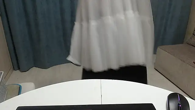 Erica95Bloom online show from March 3, 6:13 pm