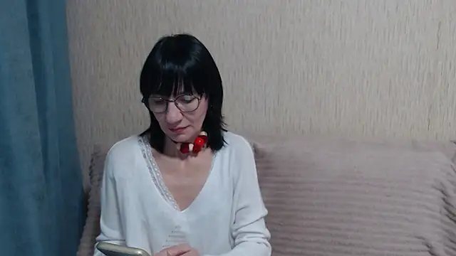 Erica95Bloom online show from November 17, 5:44 am