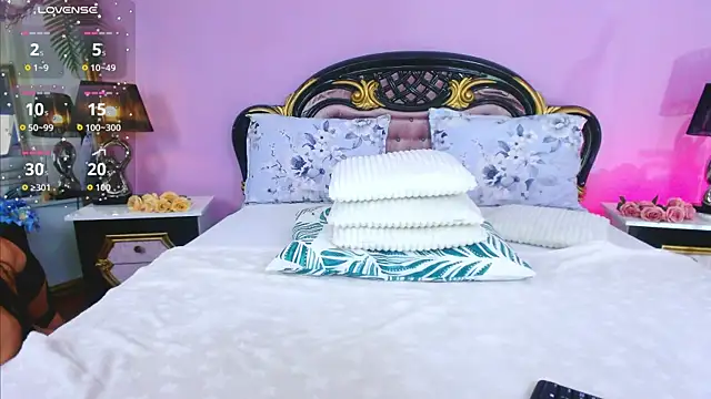 Snapshot of MyaJenson chatting on November 19, 5:29 am MyaJenson online show from November 19, 5:29 am