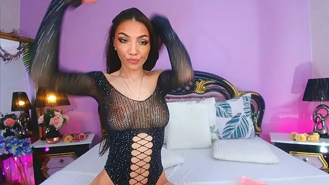 Snapshot of MyaJenson chatting on February 17, 5:49 am MyaJenson online show from February 17, 5:49 am