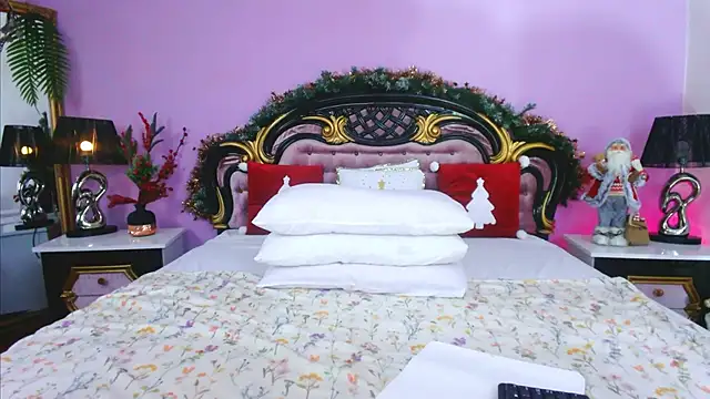 Snapshot of MyaJenson chatting on December 4, 5:28 am MyaJenson online show from December 4, 5:28 am