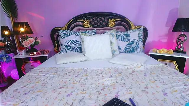 Snapshot of MyaJenson chatting on February 23, 5:30 am MyaJenson online show from February 23, 5:30 am