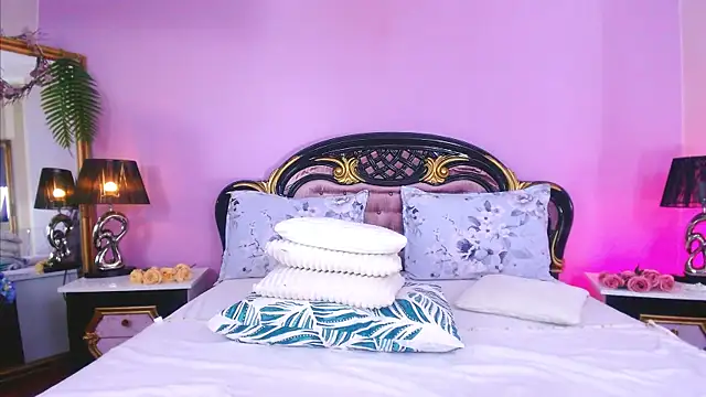 Snapshot of MyaJenson chatting on November 12, 5:33 am MyaJenson online show from November 12, 5:33 am